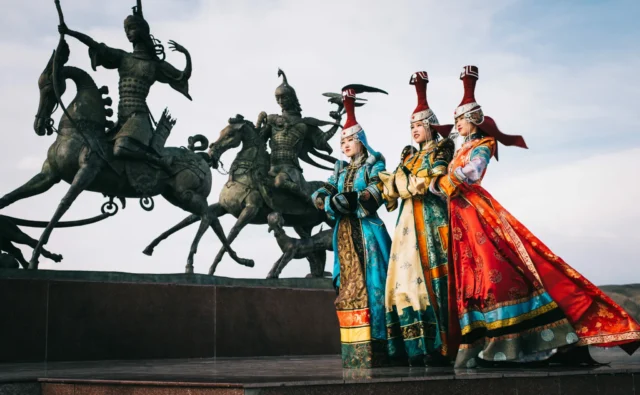 1 ноября – День тувинского…